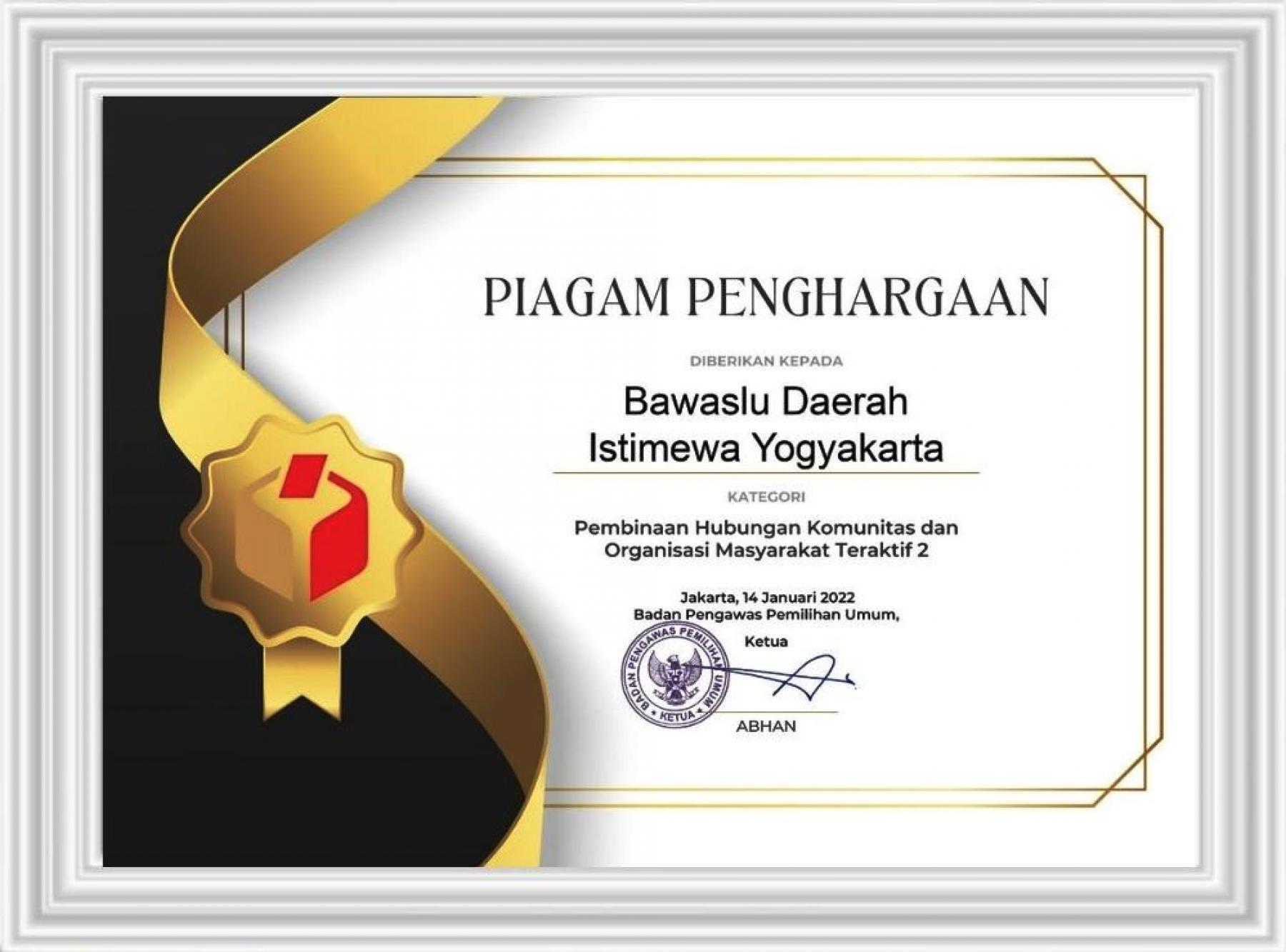 Ikuti Sosialisasi Perbawaslu 3 Tahun 2021, Bawaslu DIY Mendapatkan Penghargaan kategori Pembinaan Hubungan Komunitas dan Organisasi Masyarakat