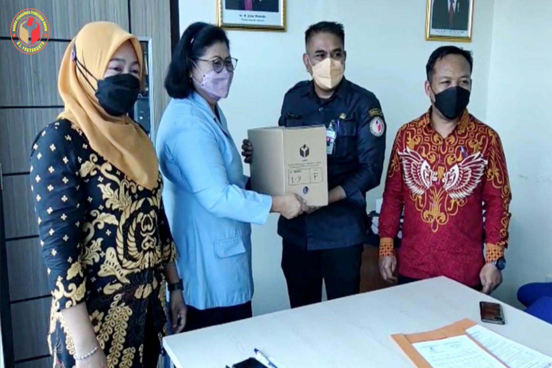 Bawaslu DIY Serahkan Arsip Statis Kepada Dinas Perpustakaan dan Arsip Daerah