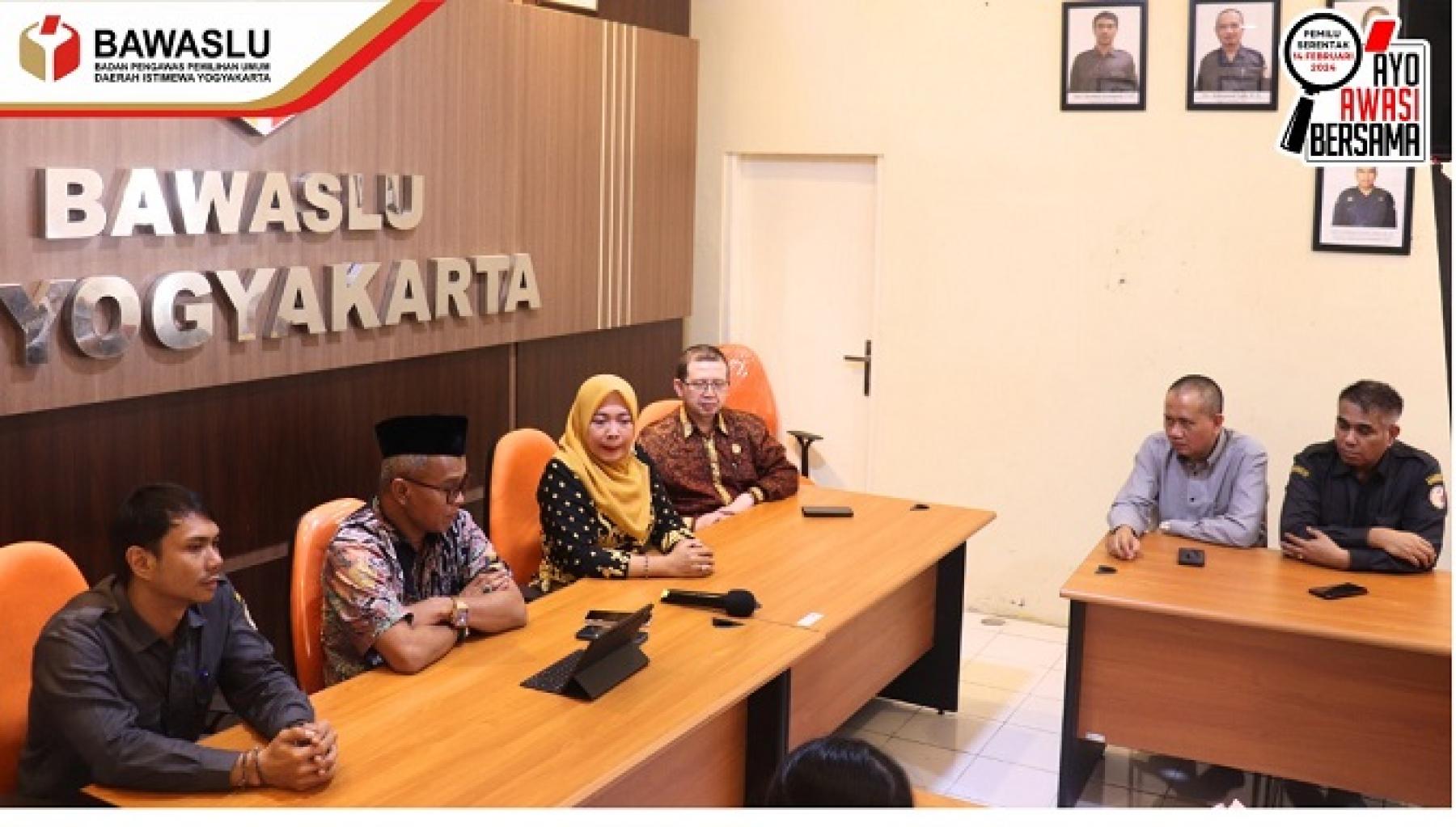 Bawaslu DIY Terima Visitasi Tim Penilai Anugerah Tinarbuka Keterbukaan Informasi Publik
