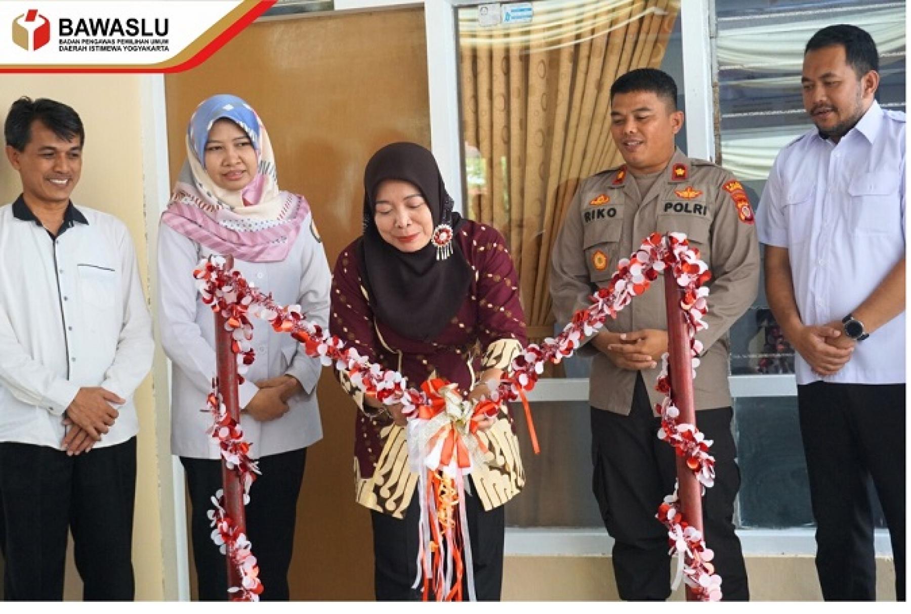 Ketua Bawaslu DIY Resmikan Gedung Sentra Penegakan Hukum Terpadu (Gakkumdu) di Kulon Progo