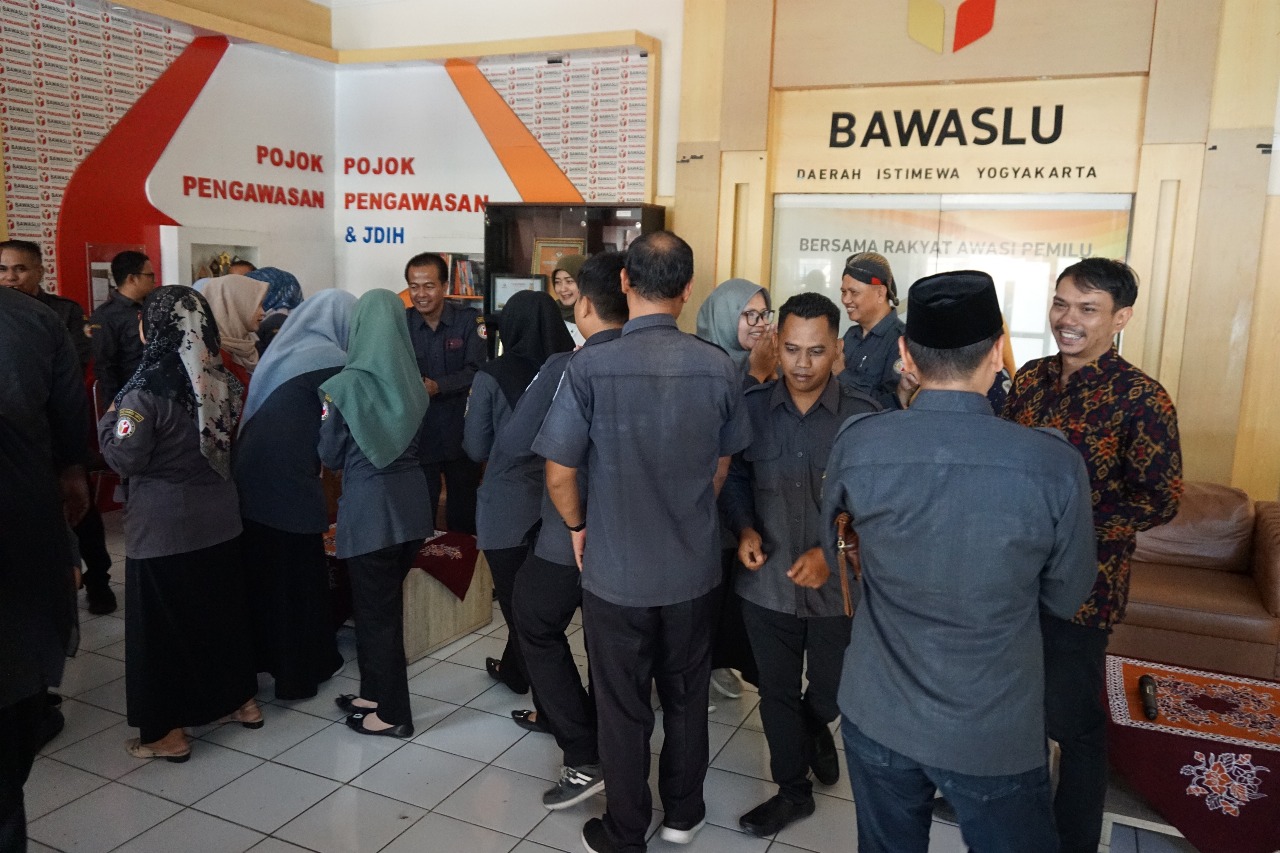 Eratkan Tali Silahturahmi, Bawaslu DIY Terima Kunjungan Bawaslu Kabupaten/Kota