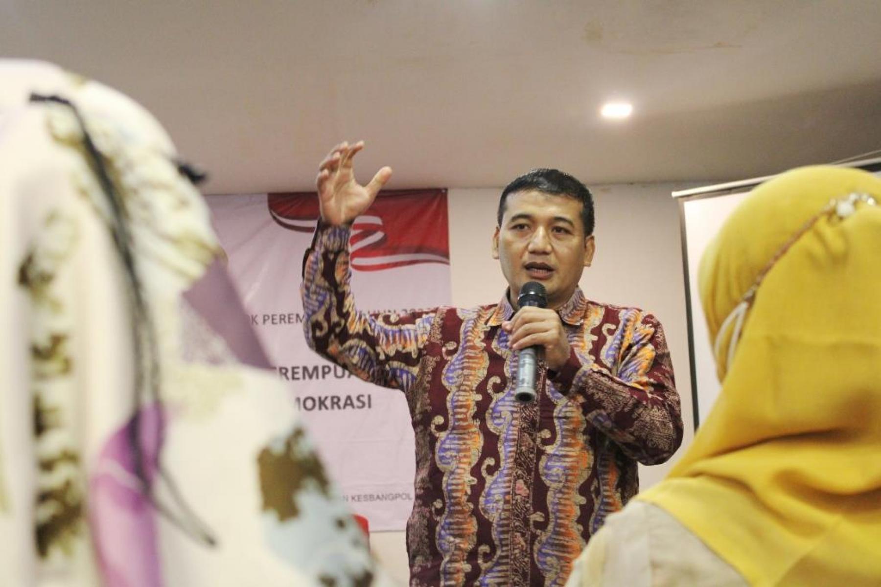 Politik Uang Salah Satu Kendala Dalam Partisipasi Politik Perempuan