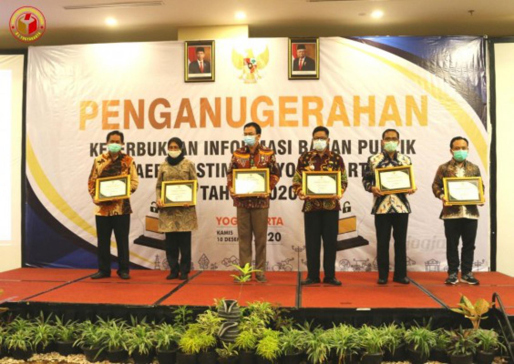 Bawaslu DIY Raih 2 Penghargaan Di Ajang Penganugerahan Keterbukaan Informasi Badan Publik 
