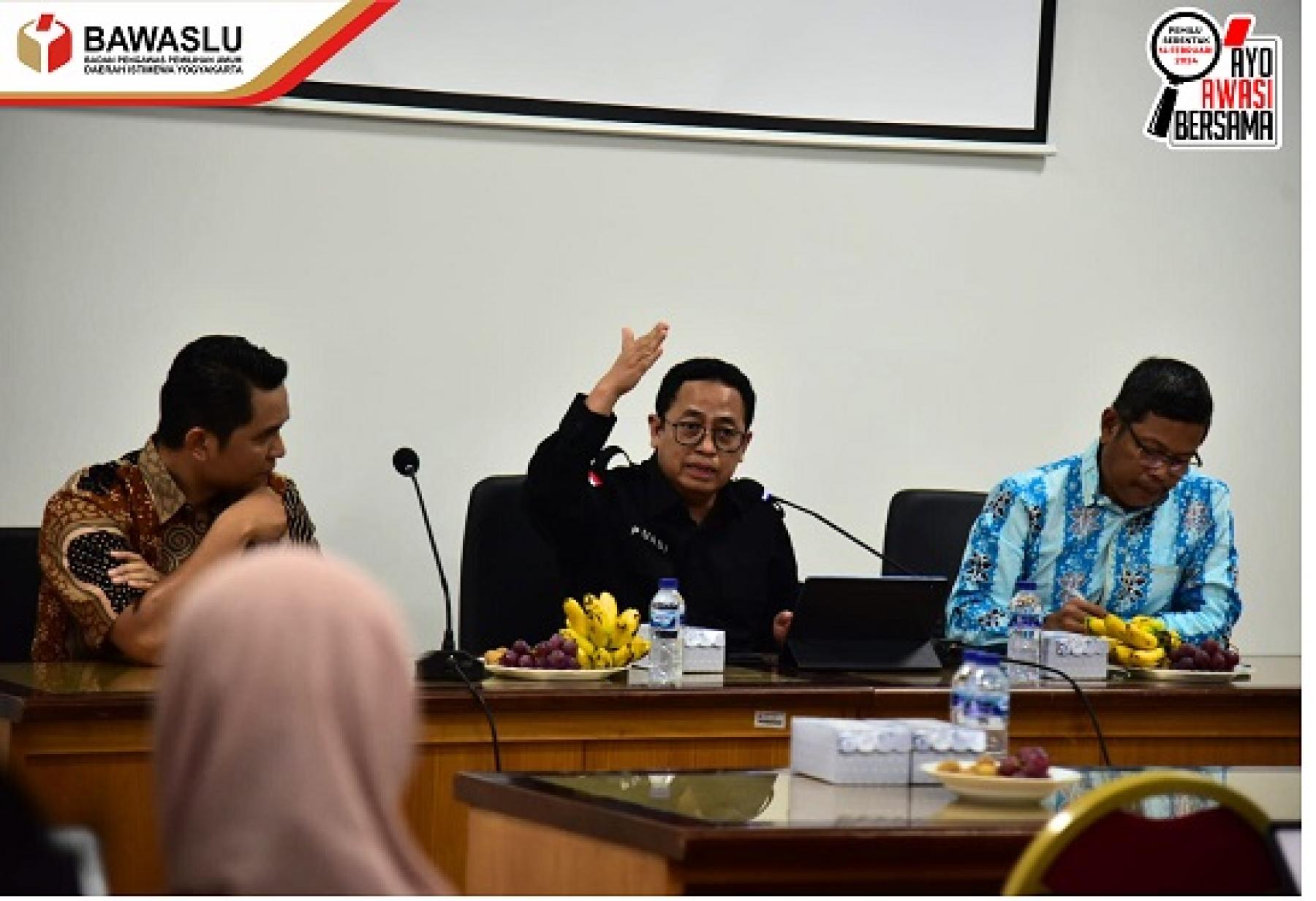 Puadi Ajak Mahasiswa UGM Menjadi Penyelenggara Pemilu