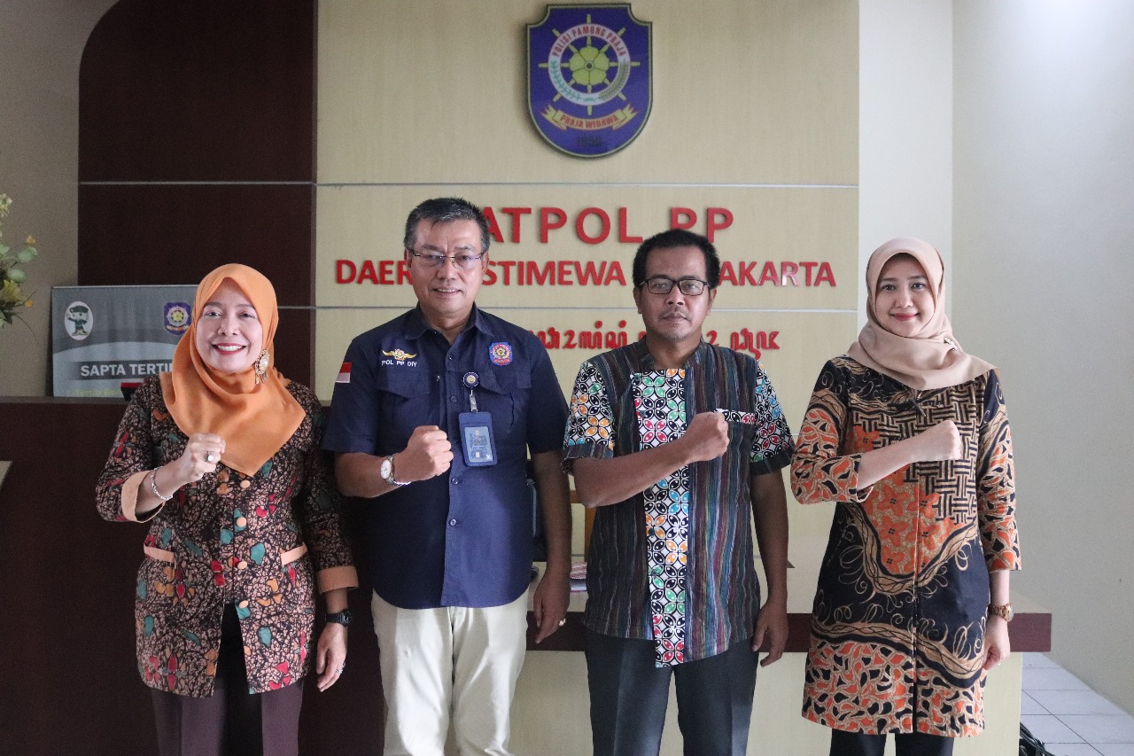 Bawaslu DIY Bersinergi dengan Satpol PP DIY dalam Penertiban Alat Peraga Sosialisasi Pemilu 2024