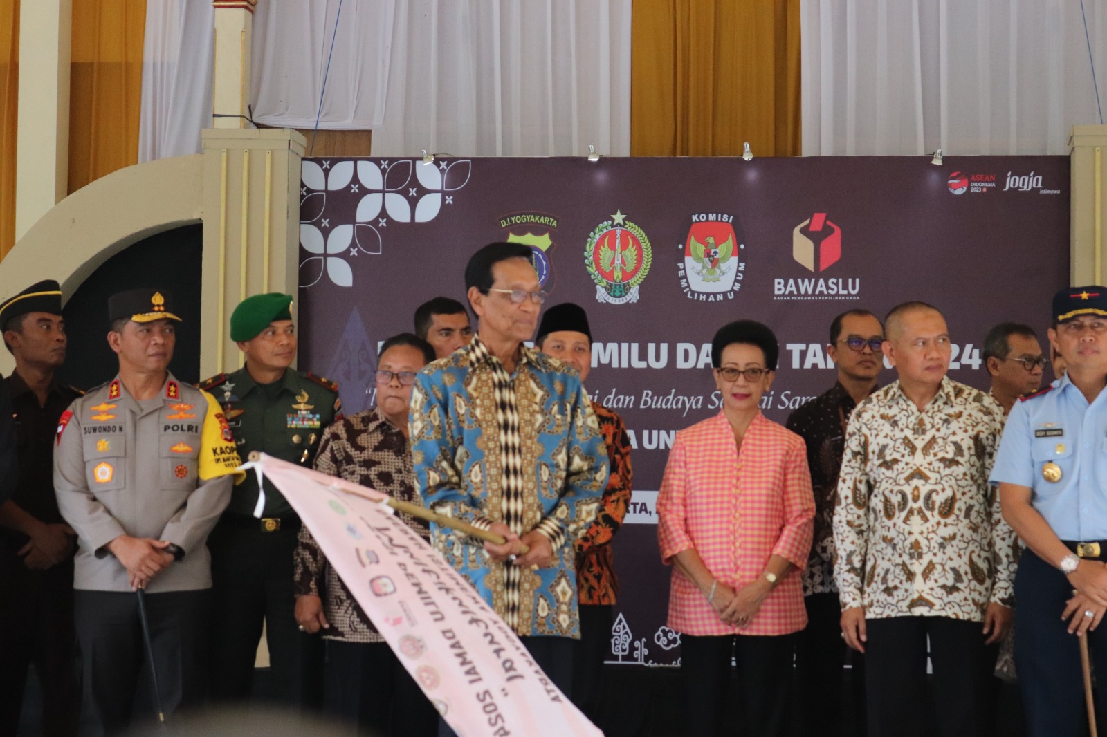 Menjaga Yogyakarta Tetap Kondusif, Bawaslu DIY Menggelar Deklarasi Pemilu Damai