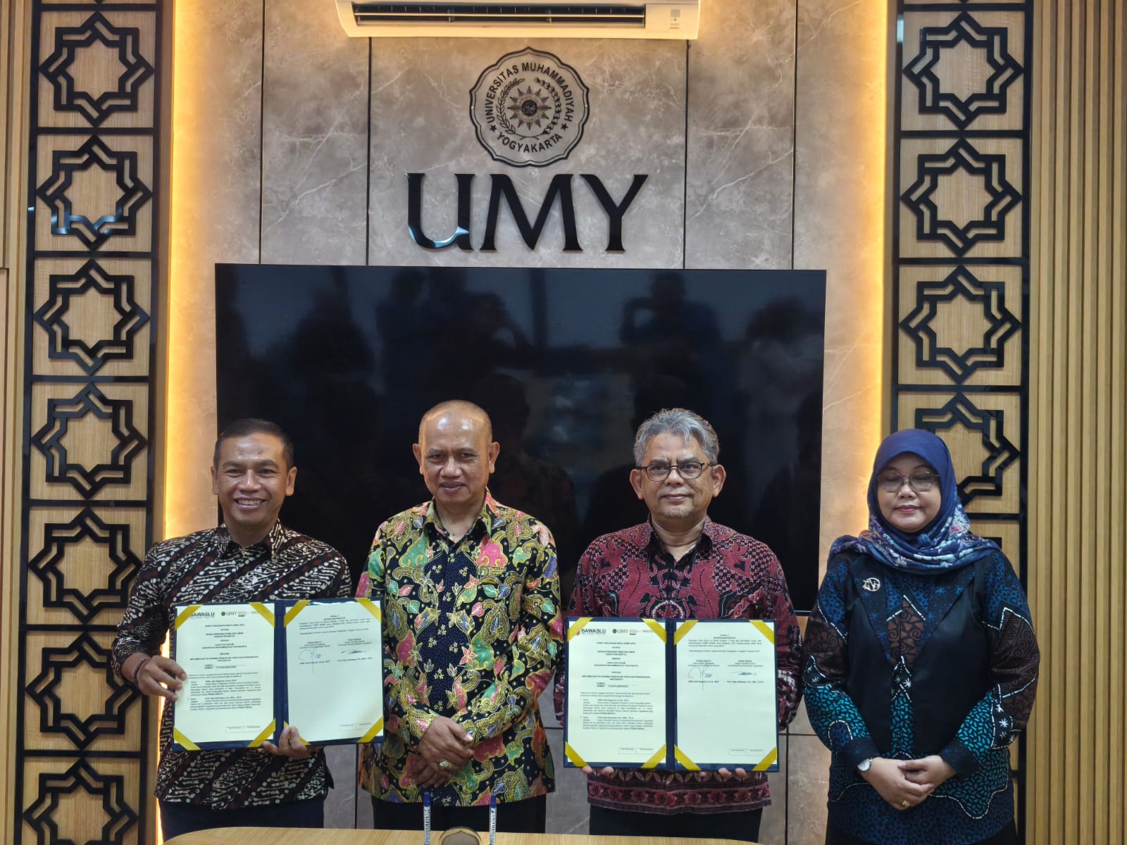 Ketua Bawaslu DIY Dampingi Bawaslu Kabupaten Bantul dalam Penandatanganan PKS di Fakultas Hukum UMY