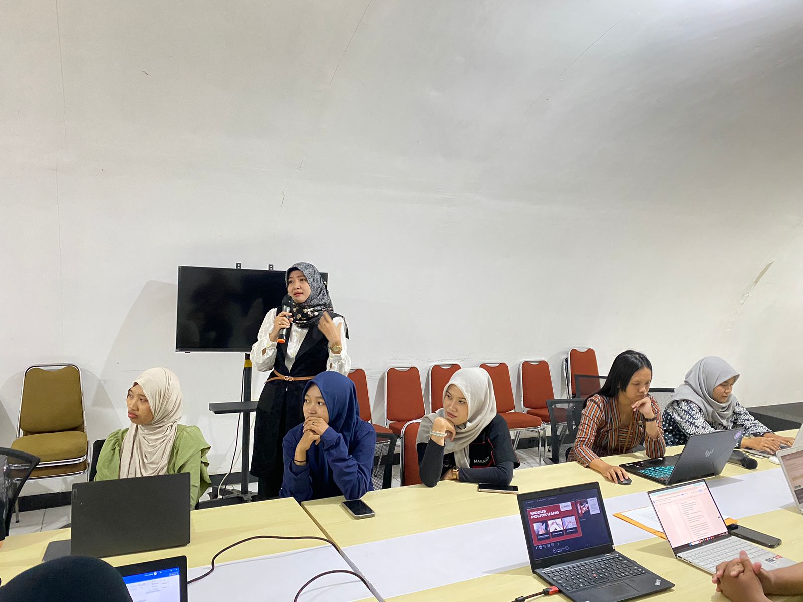 Angkringan Demokrasi Membahas Politik Uang