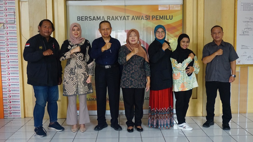Audiensi dari Masyarakat Anti Fitnah Indonesia (Mafindo) ke Bawaslu DIY dalam agenda bertajuk AI Ready ASEAN