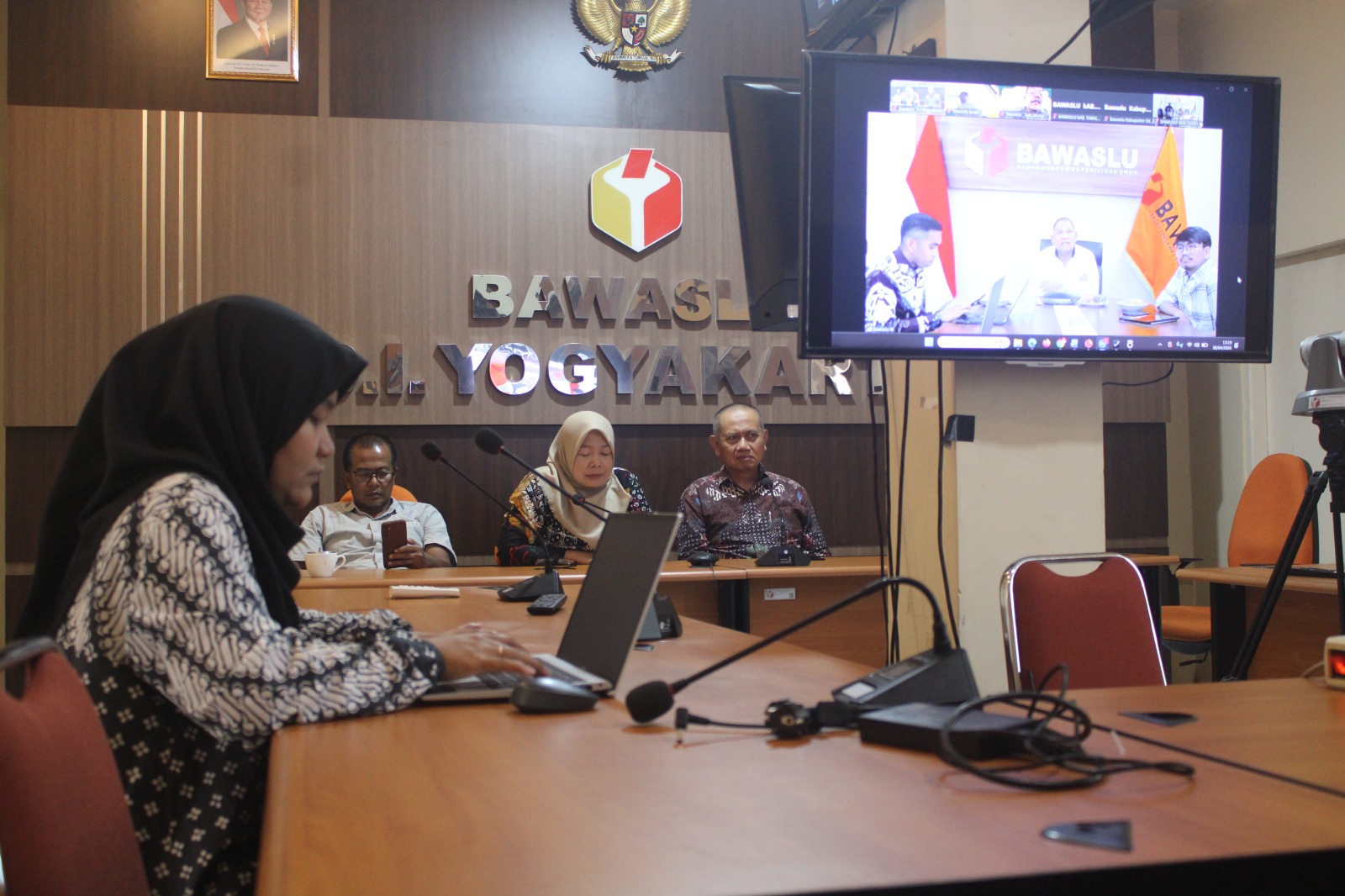 Bawaslu DIY ikuti rapat pembahasan pelaporan konsolidasi demokrasi oleh Bawaslu RI