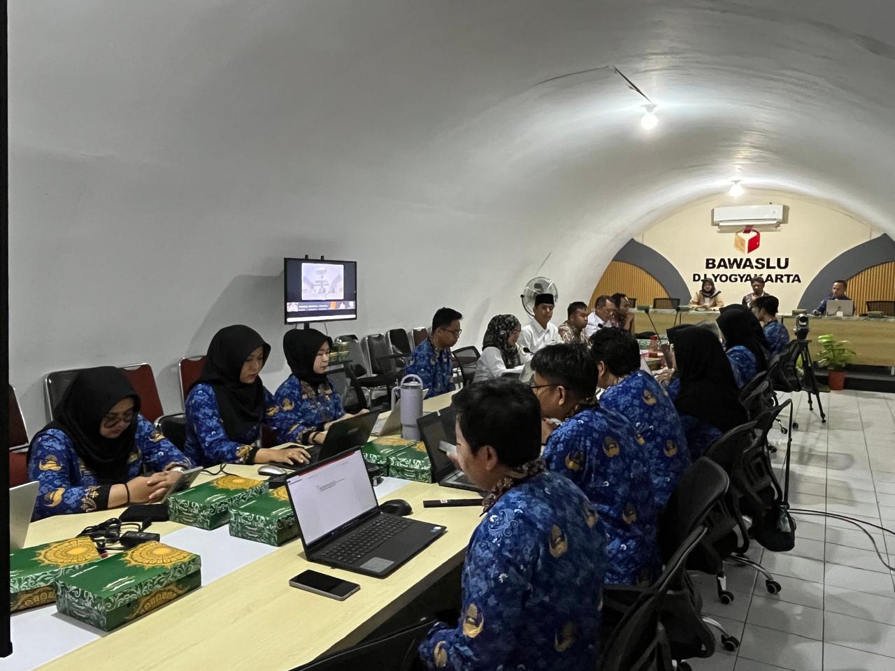 Bawaslu DIY dan Bawaslu Kabupaten/Kota se-DIY lakukan ToT Persiapan P2P