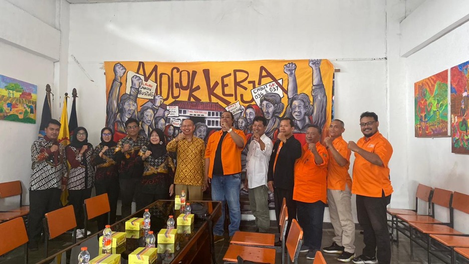 Bawaslu DIY melaksanakan audiensi dan konsolidasi demokrasi bersama DPD Partai Buruh DIY pada Kamis (4/6/2026). Pertemuan tersebut membahas pemutakhiran data partai politik melalui SIPOL, penguatan pendidikan politik, serta persiapan menghadapi Pemilu 2029.