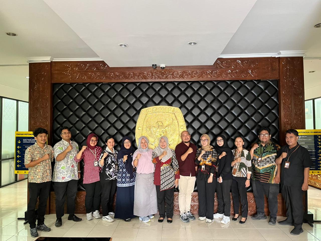 Bawaslu DIY lakukan pengawasan Pemutakhiran Data Partai Politik Semester I Tahun 2026 di kantor KPU DIY