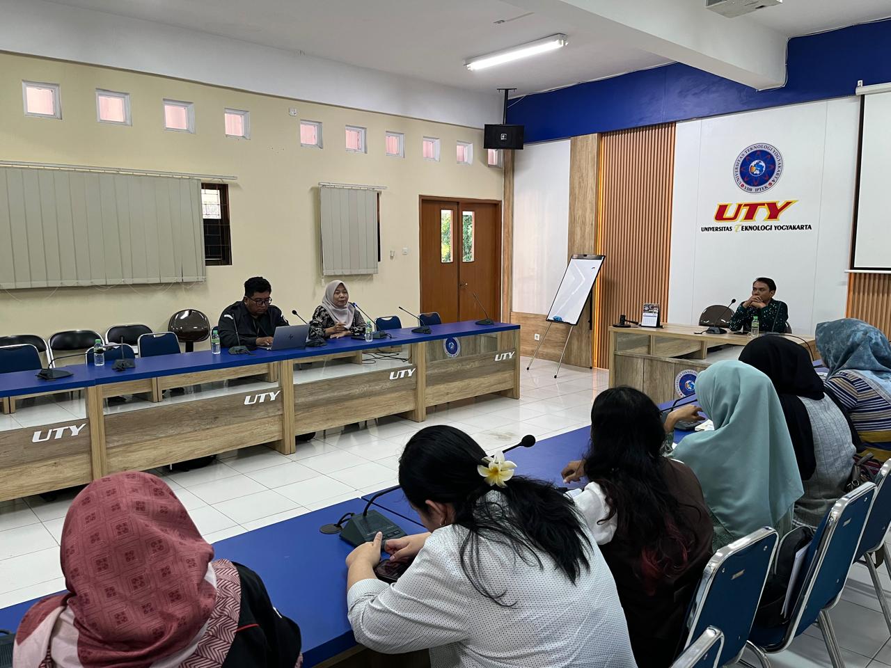 Bawaslu DIY ajak mahasiswa berani kritis memberikan masukan dalam bidang kepemiluan melalui Kompetisi Debat Penegakan Hukum Pemilu VI
