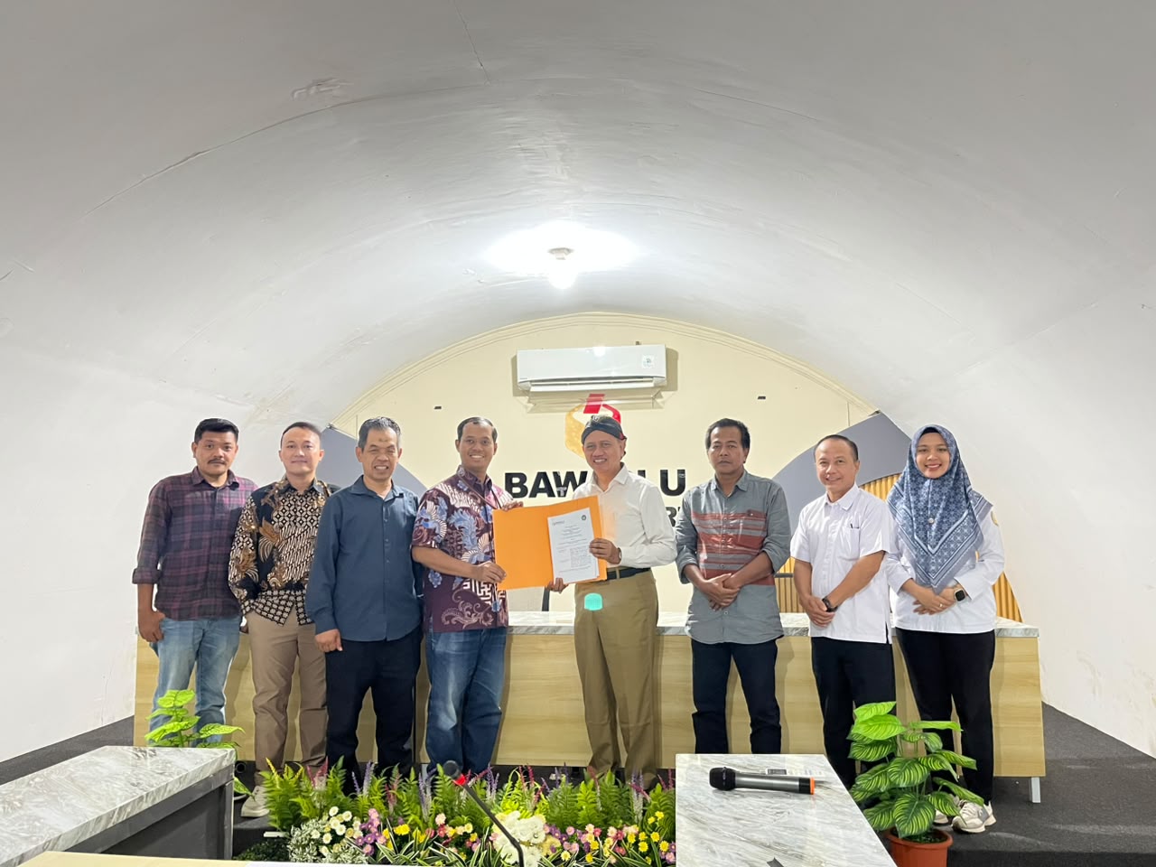 Bawaslu DIY dan FISIP UNY menjalin kerja sama dalam pendidikan politik dan demokrasi bagi mahasiswa FISIP UNY untuk meningkatkan pengawasan partisipatif dari kalangan mahasiswa