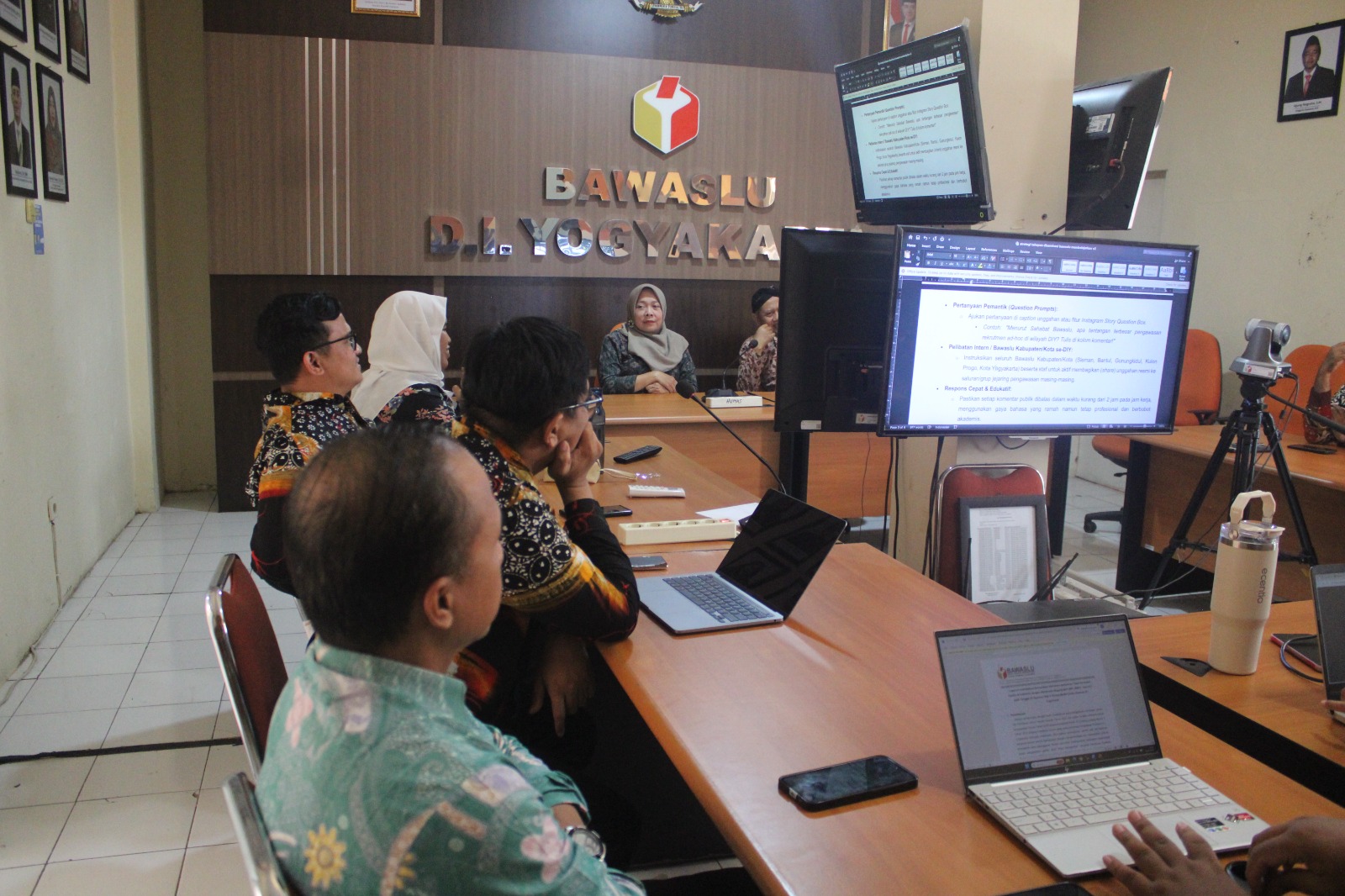 Bawaslu DIY membahas diseminasi video Bawaslu Membelajarkan Volume 2 pasca peluncuran video di kanal YouTube Bawaslu DIY