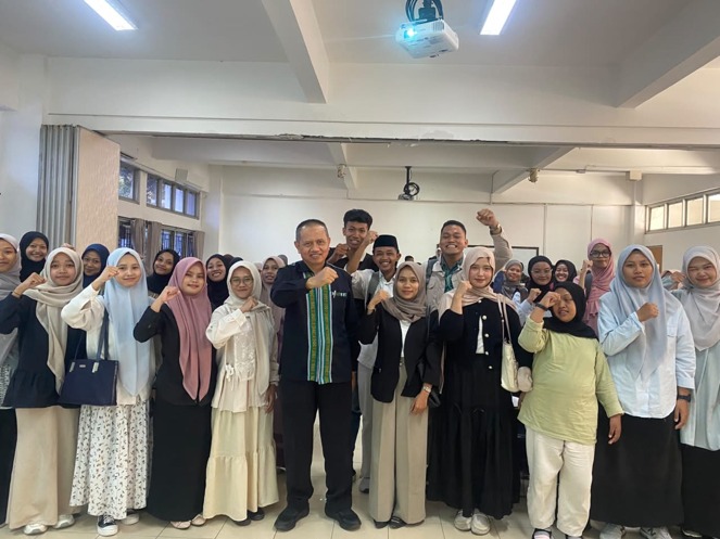 Ketua Bawaslu DIY mengajak mahasiswa UIN Sunan Kalijaga berdiskusi tentang tahapan pemilu