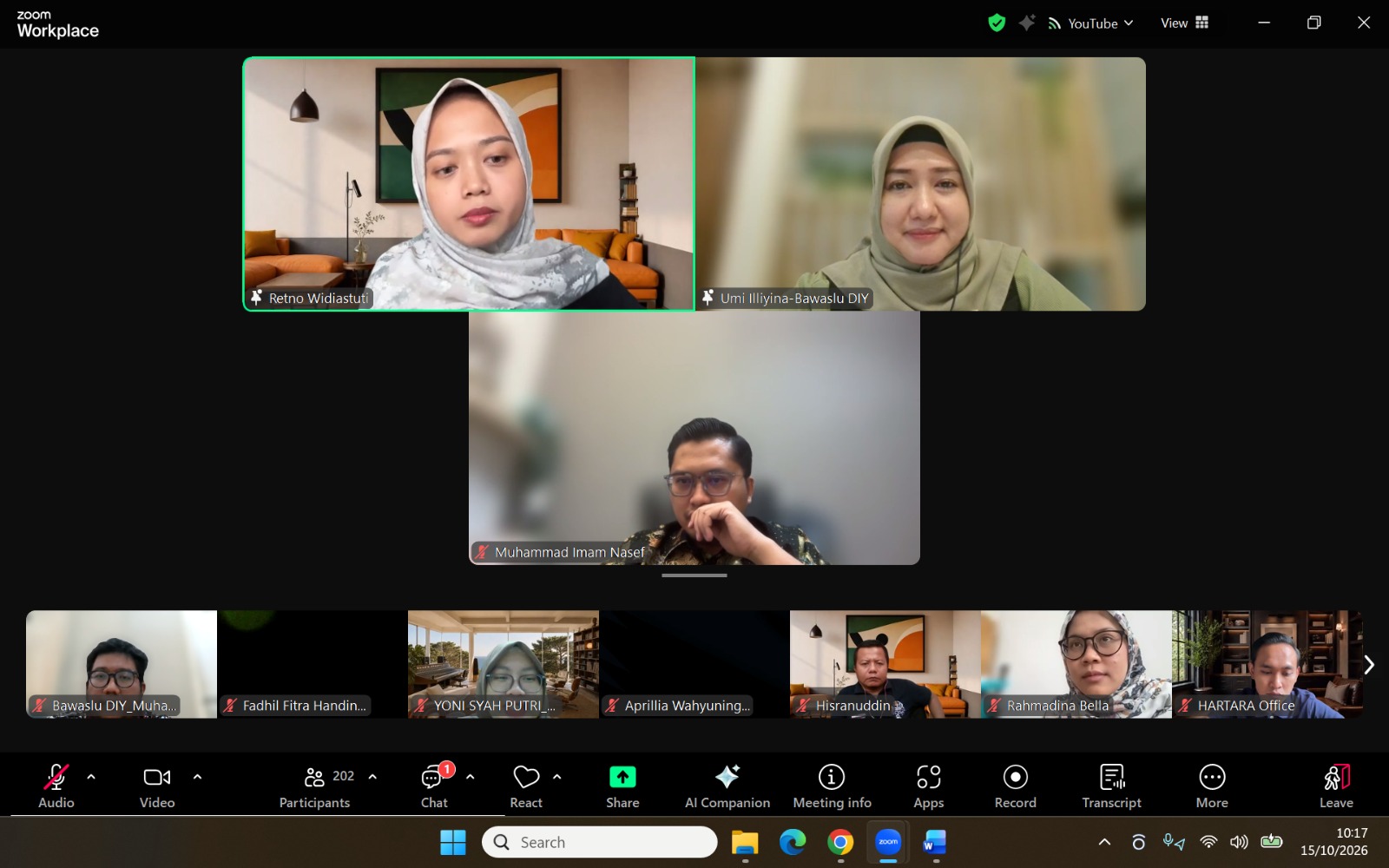 Anggota Bawaslu DIY, Umi Illiyina memaparkan materi penguatan regulasi pengawasan dalam menyelesaikan sengketa pemilu pada Webinar Fakultas Hukum Universitas Islam Indonesia (UII) 
