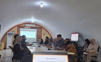 Gencarkan Kedisiplinan Pegawai, Sekretariat Bawaslu DIY Sosialisasikan Reward and Punishment