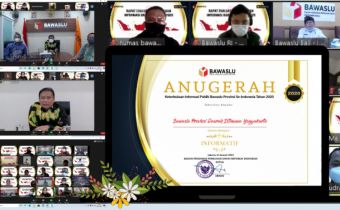 Penghargaan Sebagai Bawaslu Provinsi Kategori Informatif Diraih Bawaslu DIY 