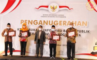 Dua Tahun Berturut-Turut, Bawaslu DIY Raih Penghargaan Lembaga Publik Paling Informatif 