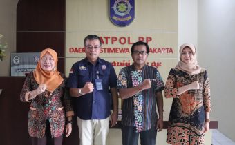 Bawaslu DIY Bersinergi dengan Satpol PP DIY dalam Penertiban Alat Peraga Sosialisasi Pemilu 2024