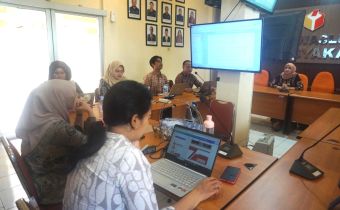 Rapat tindak lanjut kerja sama antara Bawaslu DIY dengan FISIPOL UGM secara daring