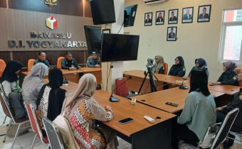 Badan Pengawas Pemilihan Umum Daerah Istimewa Yogyakarta (Bawaslu DIY) menerima lima mahasiswa magang dari Sekolah Tinggi Multi Media (STMM) MMTC Yogyakarta