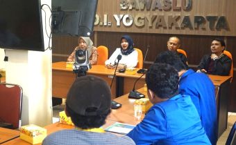 Audiensi Pengurus Cabang Pergerakan Mahasiswa Islam Indonesia (PMII) Daerah Istimewa Yogyakarta di Ruang Media Centre Bawaslu DIY