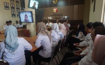 Rapat Tindak Lanjut Pelaporan Kinerja Harian Bawaslu DIY
