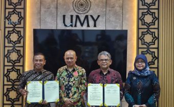 Ketua Bawaslu DIY Dampingi Bawaslu Kabupaten Bantul dalam Penandatanganan PKS di Fakultas Hukum UMY