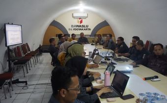 Bawaslu DIY dan Bawaslu Kabupaten/Kota se-DIY Lakukan Pencermatan dan Pembahasan Perihal Juknis Cuti dan Penggantian Ketua