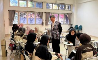 Ketua Bawaslu DIY berdiskusi tentang demokrasi dan kepemiluan bersama mahasiswa UIN Sunan Kalijaga