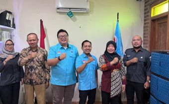 Bawaslu DIY melakukan audiensi dan konsolidasi demokrasi dengan DPW Partai Gelora DIY pada Senin (8/6/2026) untuk memperkuat sinergi dalam pendidikan politik, pengawasan partisipatif, serta menghimpun masukan terkait revisi Undang-Undang Pemilu. Kegiatan ini juga menjadi sarana koordinasi mengenai pemutakhiran data partai politik sebagai upaya mewujudkan pemilu yang berintegritas dan demokrasi yang berkualitas.