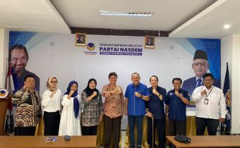 Badan Pengawasan Pemilihan Umum (Bawaslu) Daerah Istimewa Yogyakarta (DIY) melakukan audiensi dan konsolidasi demokrasi dengan Dewan Pimpinan Wilayah (DPW) Partai Nasional Demokrasi (NasDem) DIY di Kantor DPW NasDem DIY, Rabu (10/6/2026). Dalam pertemuan tersebut, Bawaslu DIY mendorong penguatan pendidikan politik kepada masyarakat serta pemutakhiran data partai politik melalui SIPOL sebagai bagian dari persiapan menuju Pemilu 2029 yang lebih berkualitas dan berintegritas.