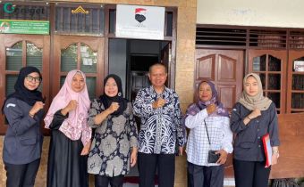 Bawaslu DIY melaksanakan kegiatan Konsolidasi Demokrasi dan Audiensi dengan DPD Partai Garuda DIY pada Senin (15/6/2026) sebagai upaya memperkuat komunikasi dan sinergi dengan partai politik di masa non-tahapan pemilu. Dalam pertemuan tersebut, Bawaslu DIY menghimpun masukan terkait revisi Undang-Undang Pemilu, melakukan koordinasi pemutakhiran data partai politik, serta mendorong kolaborasi pendidikan politik partisipatif guna meningkatkan kualitas demokrasi dan mendukung penyelenggaraan Pemilu 2029 yang l