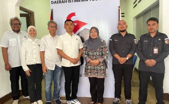 Bawaslu DIY dan DPW Partai Solidaritas Indonesia Membahas Penguatan Demokrasi dan Pemutakhiran Data SIPOL
