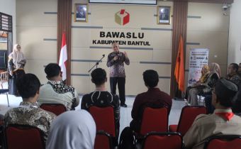Bawaslu DIY membuka kegiatan Pendidikan Pengawas Partisipatif (P2P) di Bawaslu Kabupaten Bantul sekaligus menjadi narasumber materi dalam kegiatan tersebut.