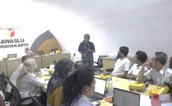 Bawaslu DIY dan Bawaslu Kabupaten/Kota se-DIY melaksanakan peningkatan kapasitas dalam bidang optimalisasi media sosial dan fotografi