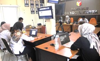 Bawaslu DIY melakukan evaluasi pelaksanaan konsolidasi demokrasi yang telah dilakukan oleh Bawaslu DIY dan Bawaslu Kabupaten/Kota se-DIY