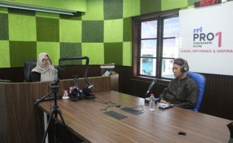 Bawaslu DIY hadir dalam talk show RRI Yogyakarta dengan tema Mengawal Kualitas Demokrasi dan Pemilu yang disiarkan secara langsung dan interaktif bersama beberapa penanggap via telepon