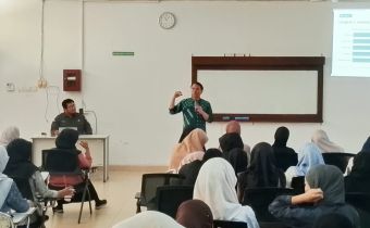 Koordinator Divisi Penanganan Pelanggaran, Data dan Informasi Bawaslu DIY, Bayu Mardinta Kurniawan memaparkan dampak politik uang pada mahasiswa UIN Sunan Kalijaga