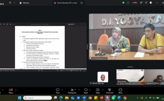 Anggota Bawaslu DIY, Sutrisnowati mengajak berdiskusi dan membedah eksaminasi Putusan Penyelesaian Sengketa Proses Pemilihan Nomor 002/PS.REG/74.7406/VII/2024 di Kabupaten Bombana Tahun 2024