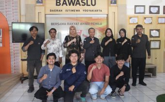 Bawaslu DIY mendukung generasi muda membentuk komunitas digital sebagai sumber literasi dan pendidikan demokrasi.